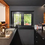 Sip & Sleep - A Vineyard Microhome Experience Kekito Pusta