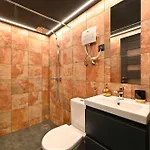 別荘 Sip & Sleep - A Vineyard Microhome Experience