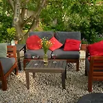 Sip & Sleep - A Vineyard Microhome Experience 別荘 *