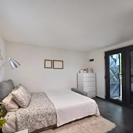 Sip & Sleep - A Vineyard Microhome Experience * Kekito Pusta