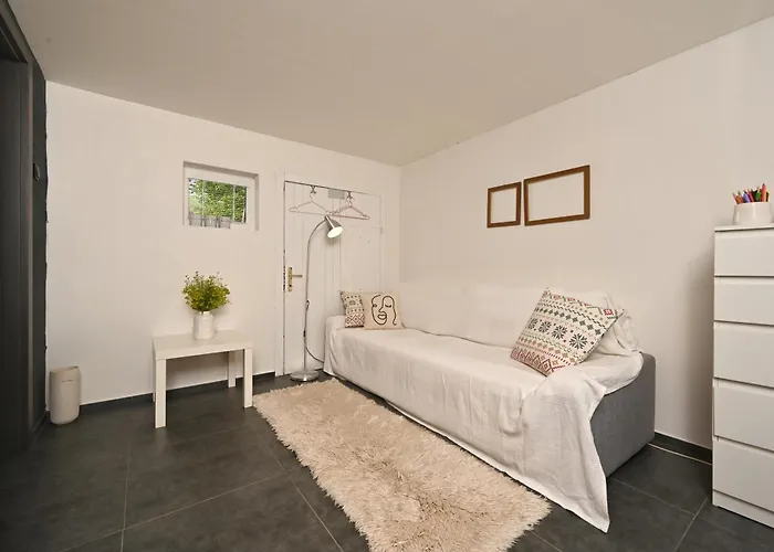 Sip & Sleep - A Vineyard Microhome Experience Kekito Pusta