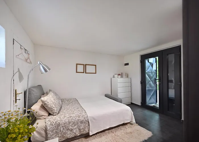 Sip & Sleep - A Vineyard Microhome Experience * Kekito Pusta