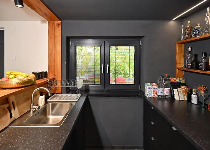 Sip & Sleep - A Vineyard Microhome Experience Kekito Pusta